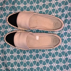 Gently Worn Black & Tan Espadrilles GreatCondition⭐️ Goes with everything!!